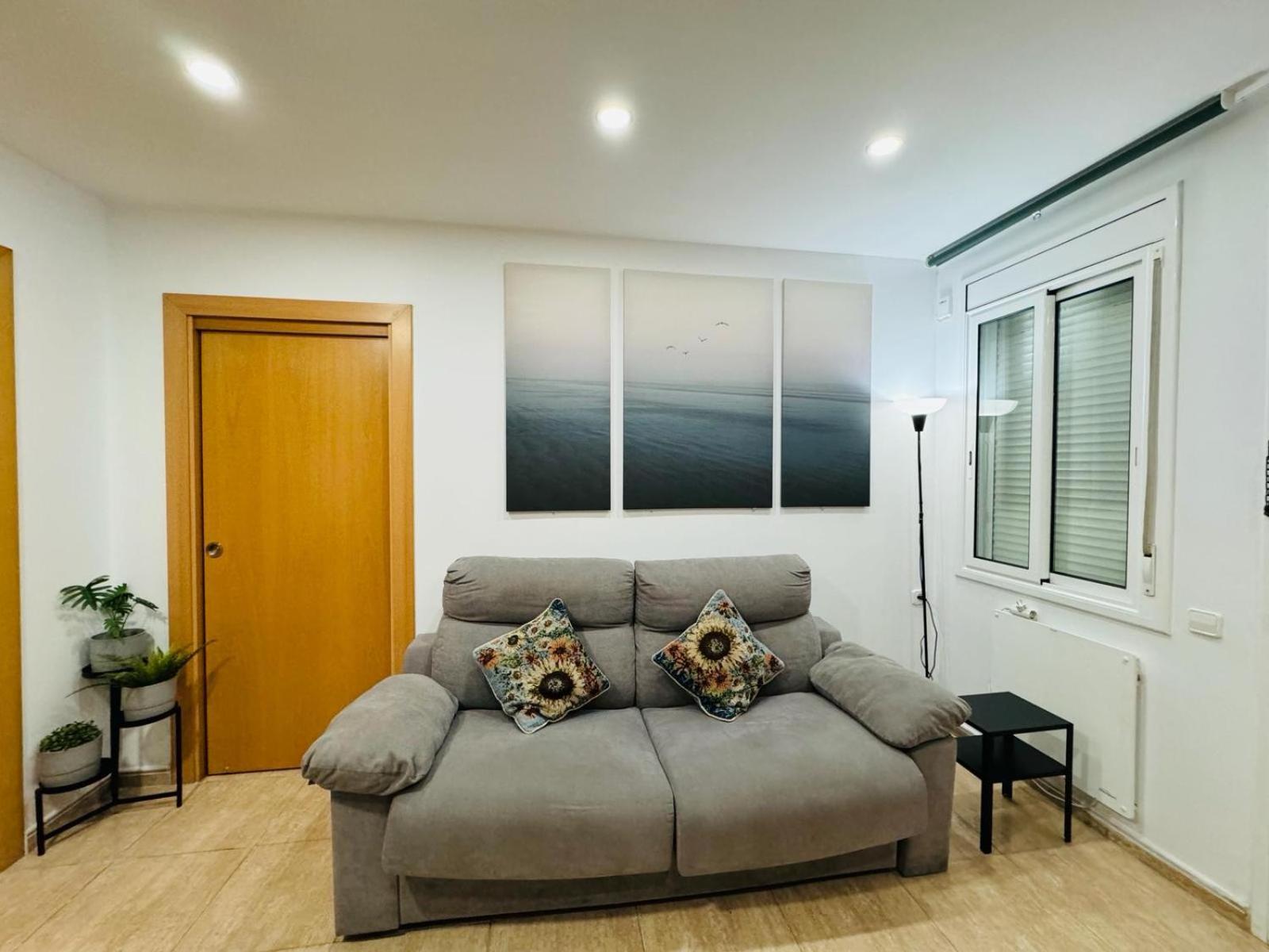 Near To Beach And Barcelona 산트 아드리아 데 베소스 외부 사진