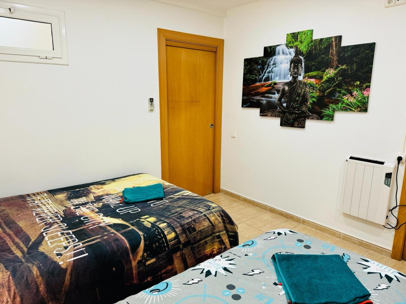 Near To Beach And Barcelona 산트 아드리아 데 베소스 외부 사진